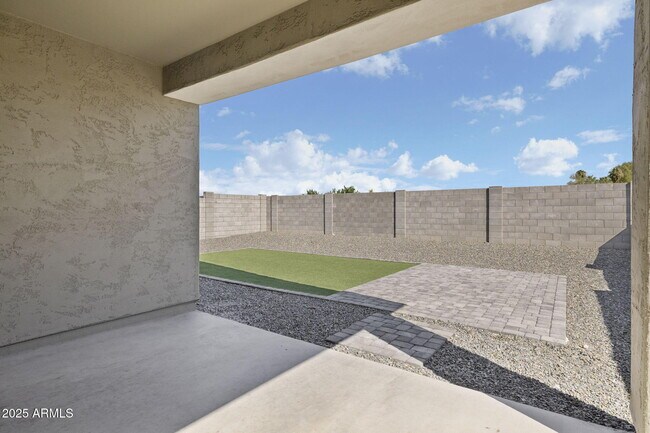 Building Photo - 17350 W Alexandria Way