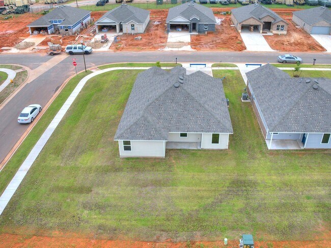 Building Photo - Beautiful New Home! Mustang Schools!