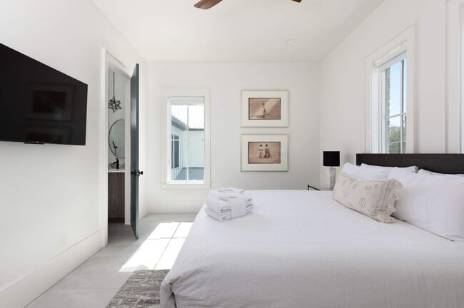 Building Photo - 226 George C Wallace Blvd