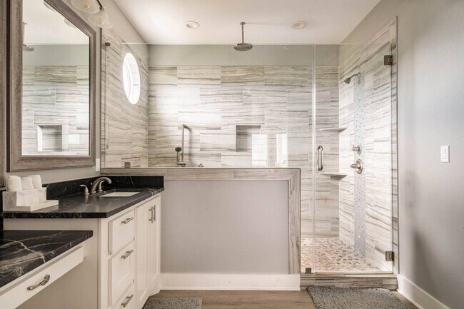 Building Photo - 939 Palm Ridge Dr