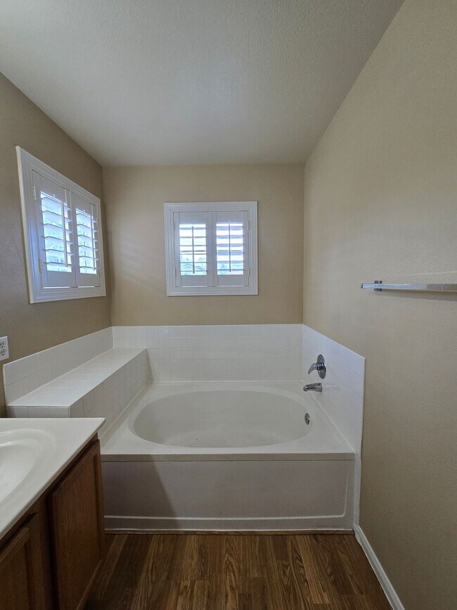 Building Photo - 816 Bow Creek Ln