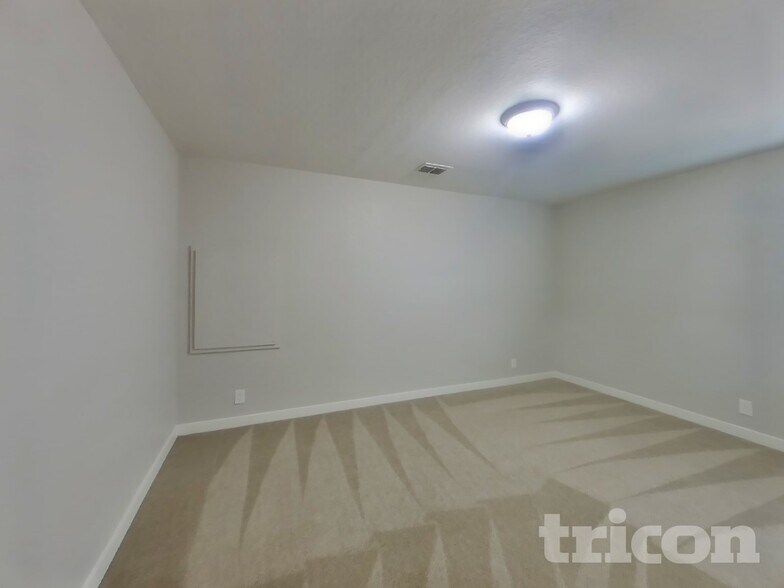 Building Photo - 131 Reeves Garden