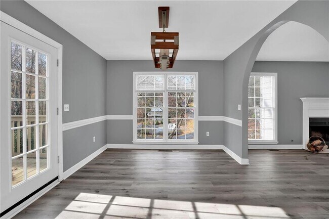 Building Photo - 3778 Rivaridge Dr