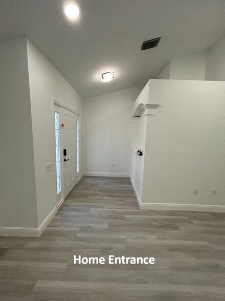 Building Photo - 5023 Quadrangle Ct