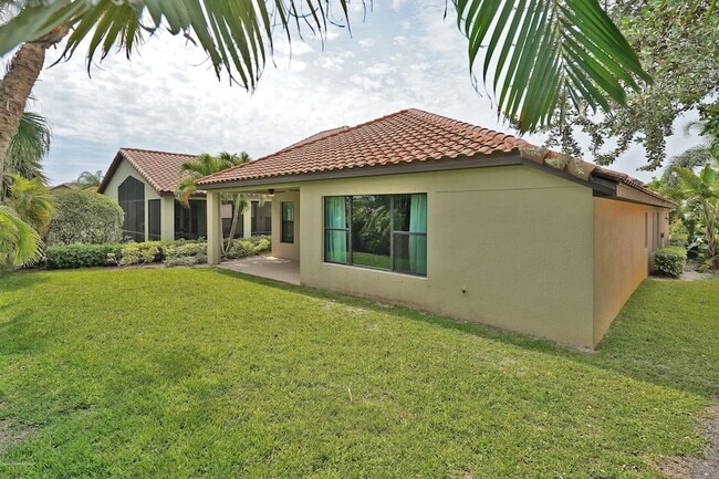 Building Photo - 374 Point Lobos Dr