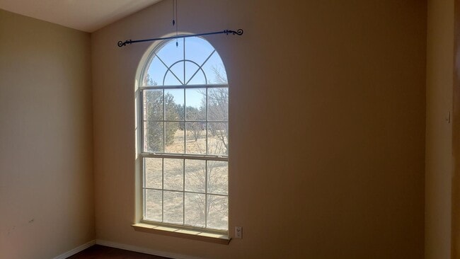 Building Photo - 33 Mustang Rd