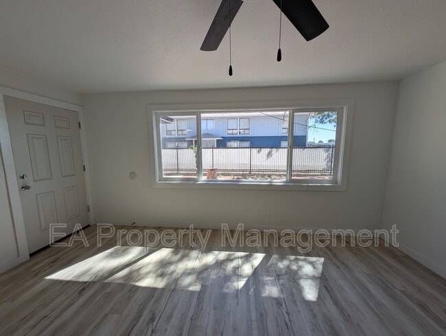 Building Photo - 3712 Bryn Mawr Dr NE