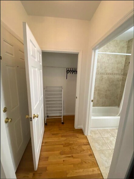 Building Photo - 271 Liberty Ave