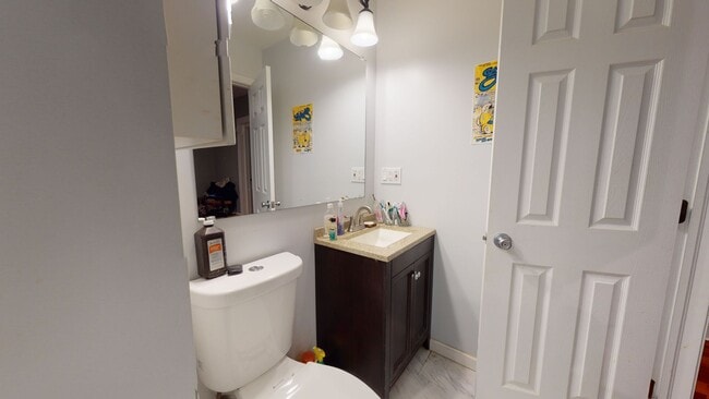 Building Photo - Charming 1BR + Bonus Sunroom - Near Yale, ...