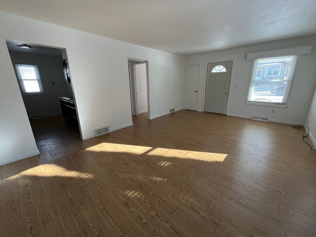 Building Photo - Dennis Riverfront