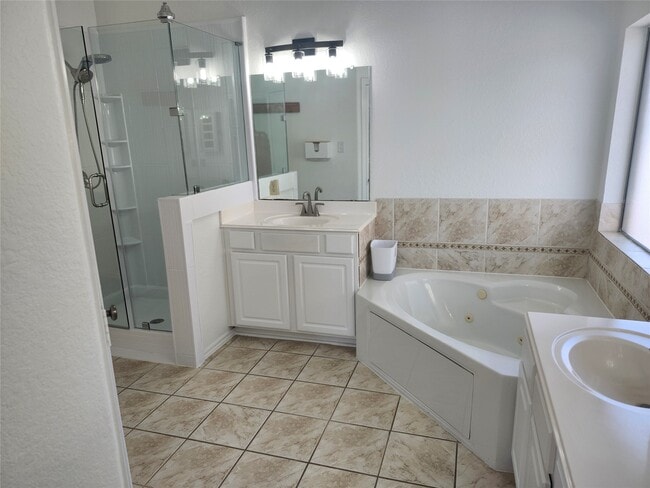 Building Photo - 28510 Rustic Pines Ct
