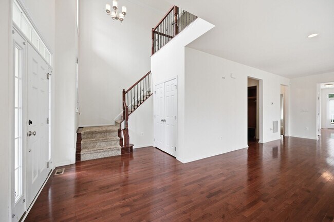 Building Photo - 24267 Purple Finch Dr