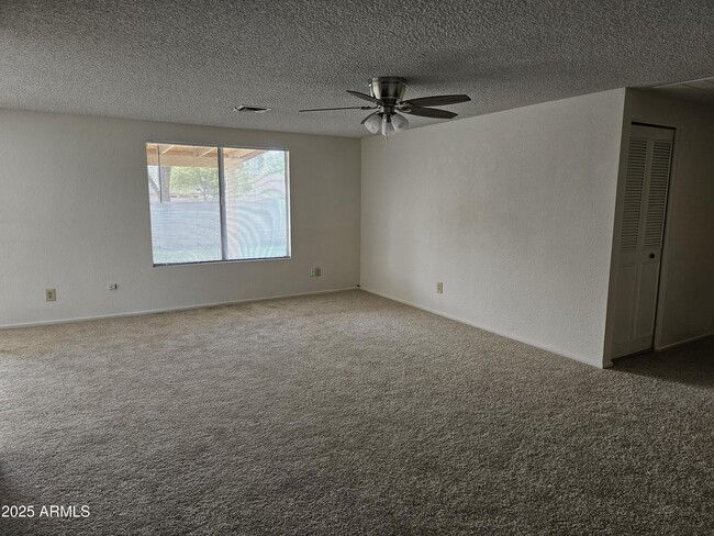 Building Photo - 6231 W Zoe Ella Way