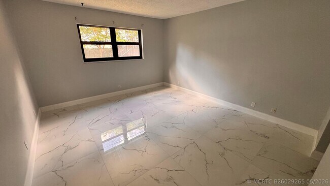 Building Photo - 9150 NW 38th Dr