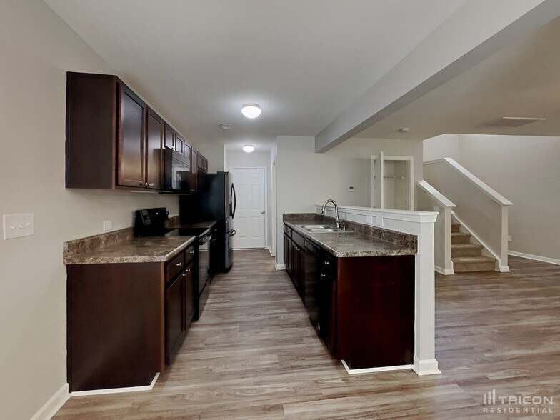 Building Photo - 828 Georgia Oak Ln