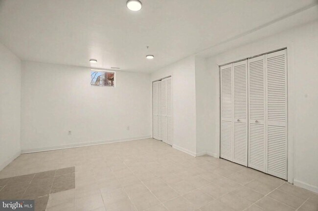 Building Photo - 14805 Strawberry Ln