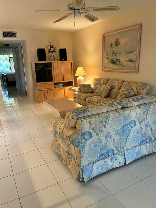 Building Photo - 4540 NW 3rd Ct