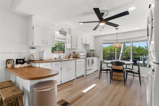 Building Photo - 648 E Palm Ave