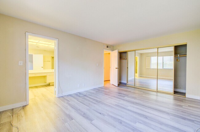 Building Photo - 2574 Pera Cir