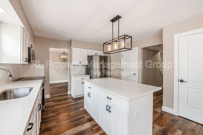 Building Photo - 2940 Wynridge Dr