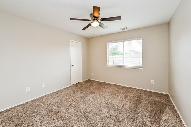 Building Photo - 4435 Sprangletop Ave