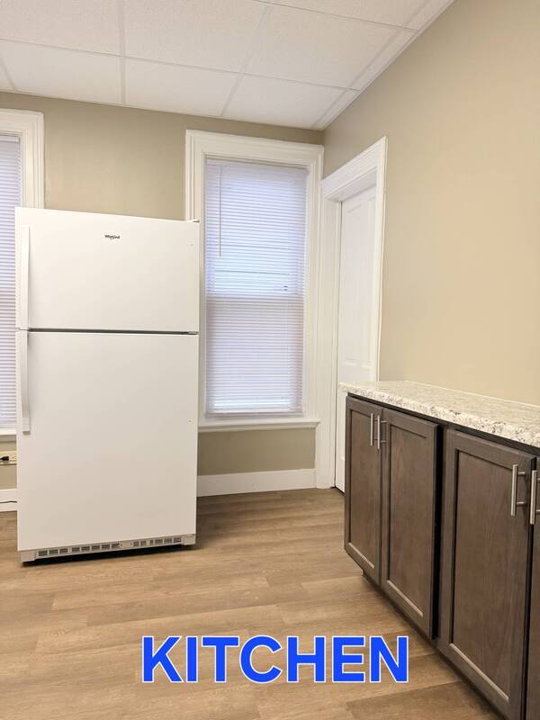 Building Photo - 1023 W 21st St