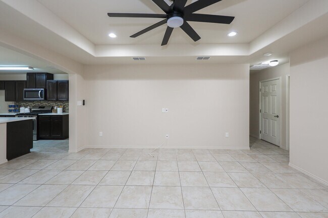 Building Photo - 704 Mercado Ln