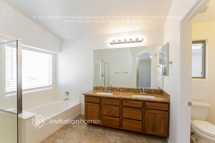 Building Photo - 4216 S 104th Ln