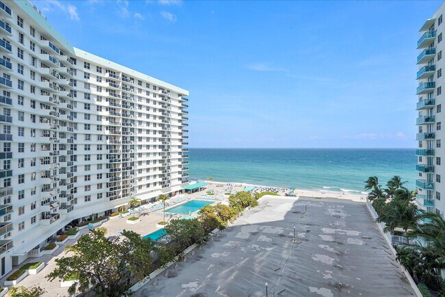 Building Photo - 3901 S Ocean Dr