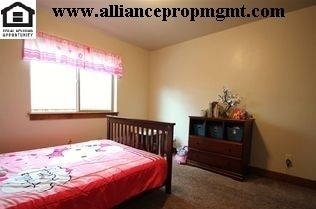 Building Photo - Centrally-located 3 bedroom home with paved RV parking.