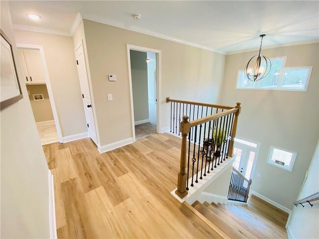 Building Photo - 6960 Diana Cir