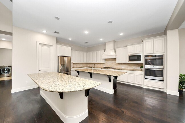 Building Photo - 9814 Carver Dr