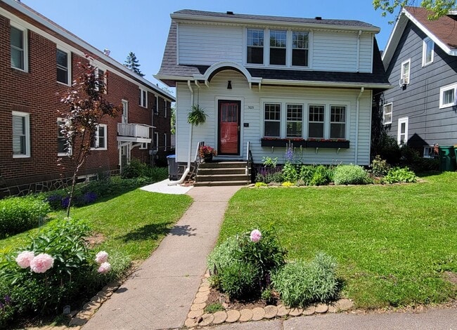 Primary Photo - 505 N 16th Ave E