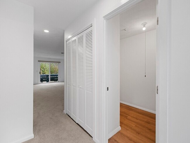 Building Photo - 18 Concord Greene