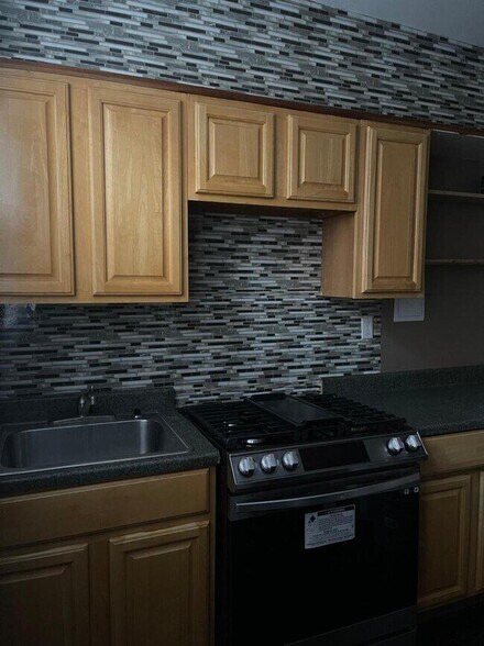 Building Photo - 4123 E Roosevelt Blvd