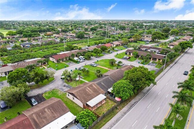 Building Photo - 4736 SW 136th Pl