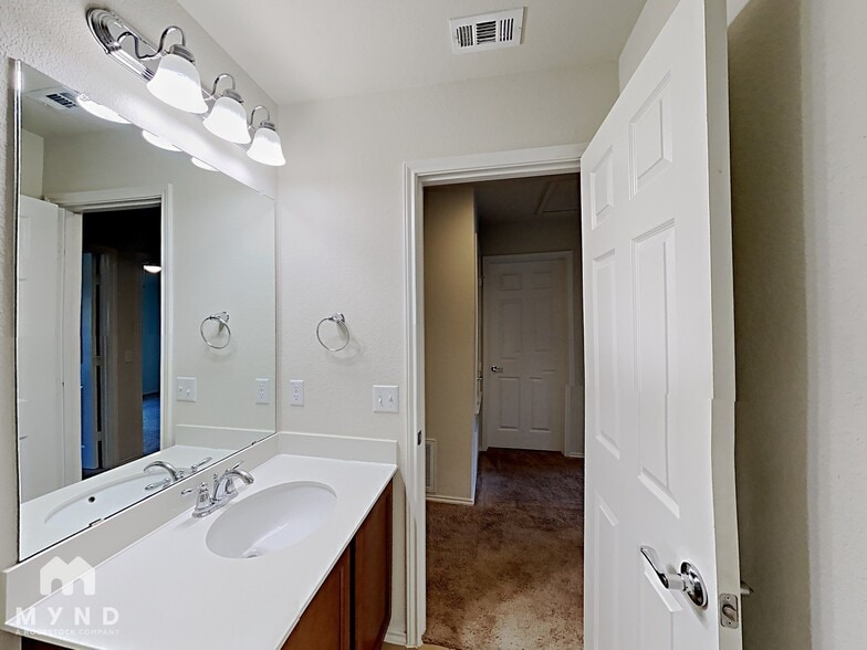 Building Photo - 9307 Tanager Way
