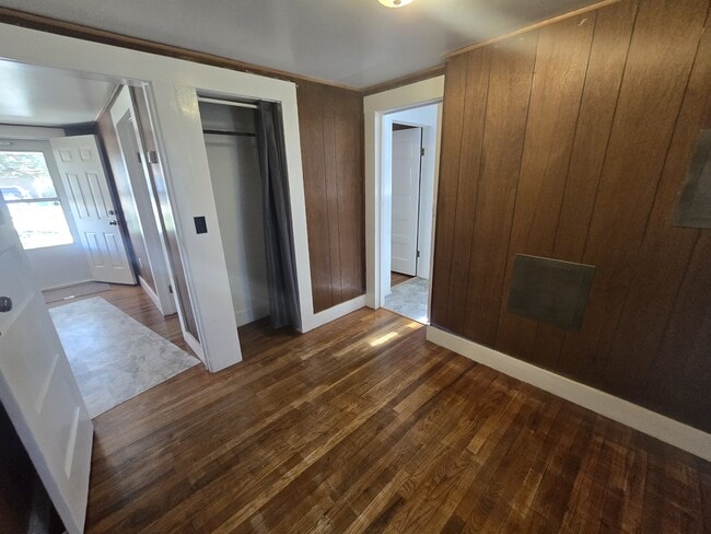 Building Photo - 316 N Walnut St