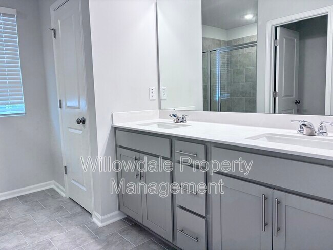 Building Photo - 913 Aspen Pointe Trl