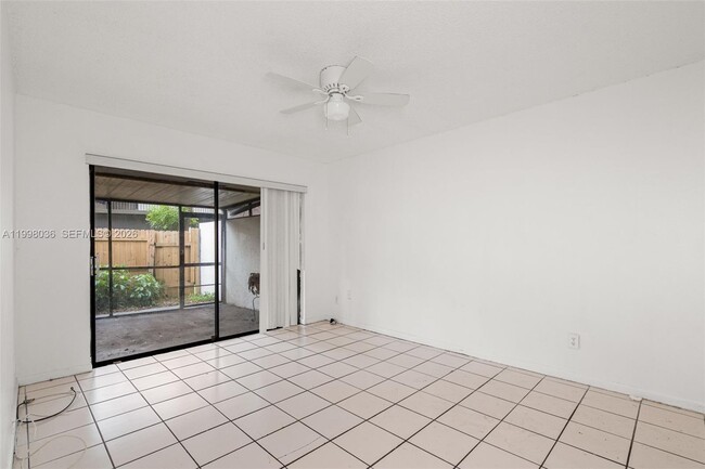 Building Photo - 6916 SW 37th St