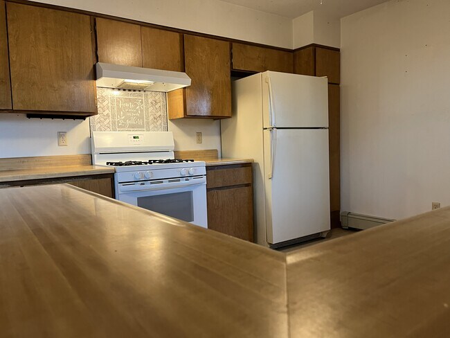 Building Photo - 120 Railroad St