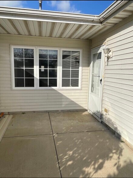 Building Photo - 1738 Beech Dr