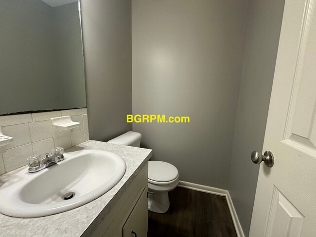 Building Photo - 3 BD, 1 1/2 BA, Home in Jacksonville