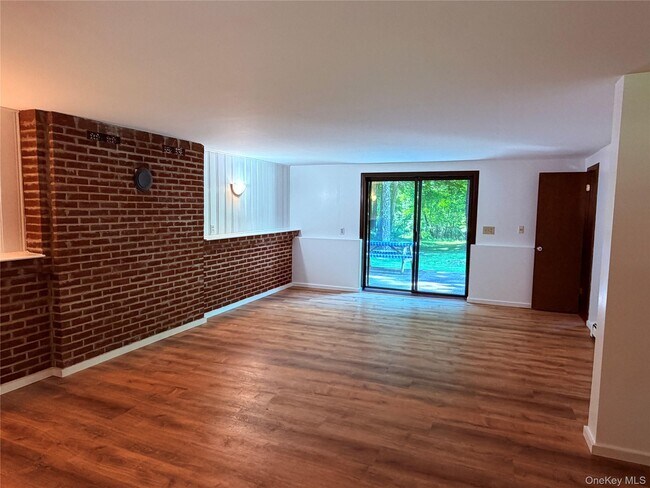 Building Photo - 126 Carter Rd