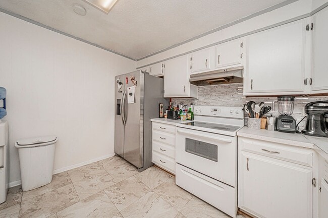 Building Photo - Please View the 3D Virtual Walk Through Before Scheduling A Showing