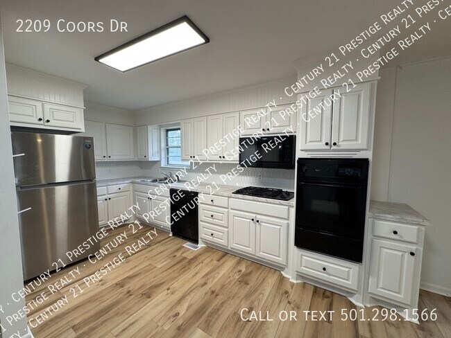 Building Photo - 2209 Coors Dr