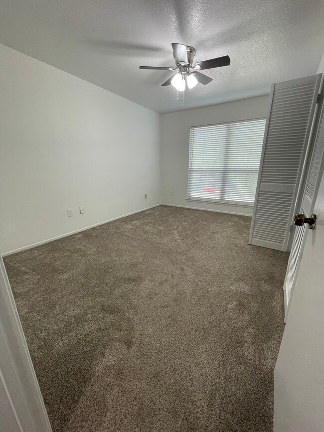 Building Photo - 5005 Georgi Ln