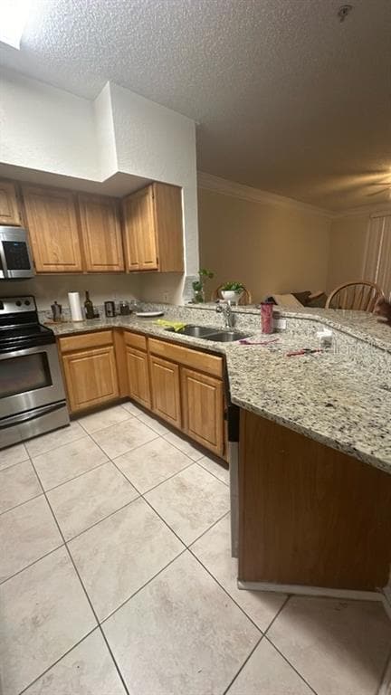 Building Photo - 8301 Elm Park Dr