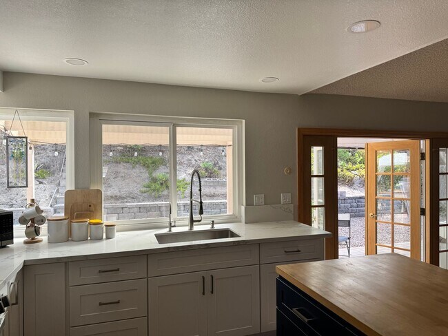 Building Photo - Beautiful 3-Bedroom + Loft Home in Desirab...