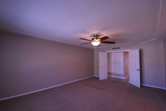 Building Photo - Single Family Home
